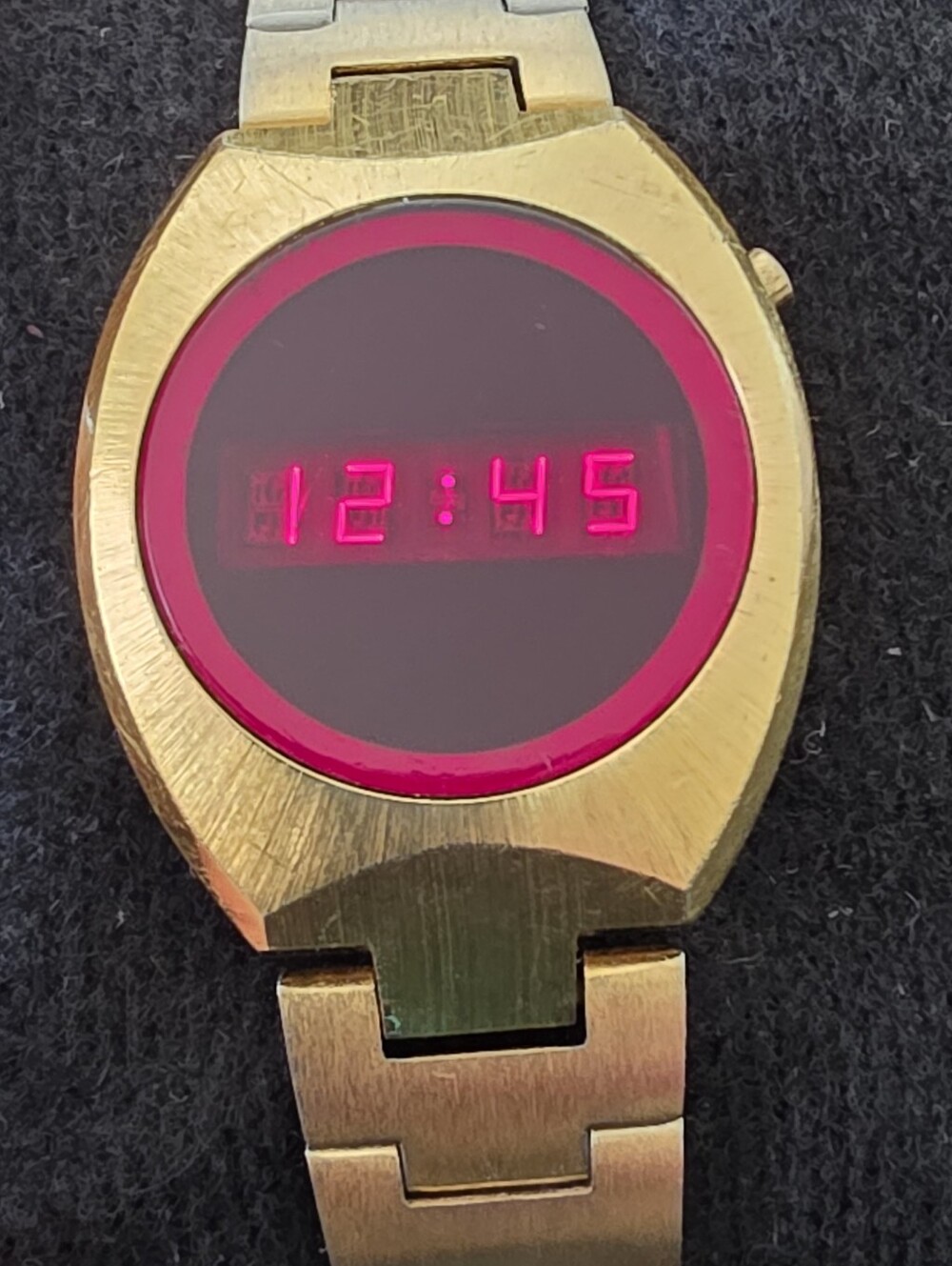 VTG Compu Chron Hughes Aircraft Co. Module Red LED Digital 25mm Watch Works
